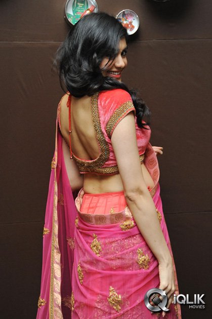 Adah-Sharma-at-GR8-Women-Awards-2014